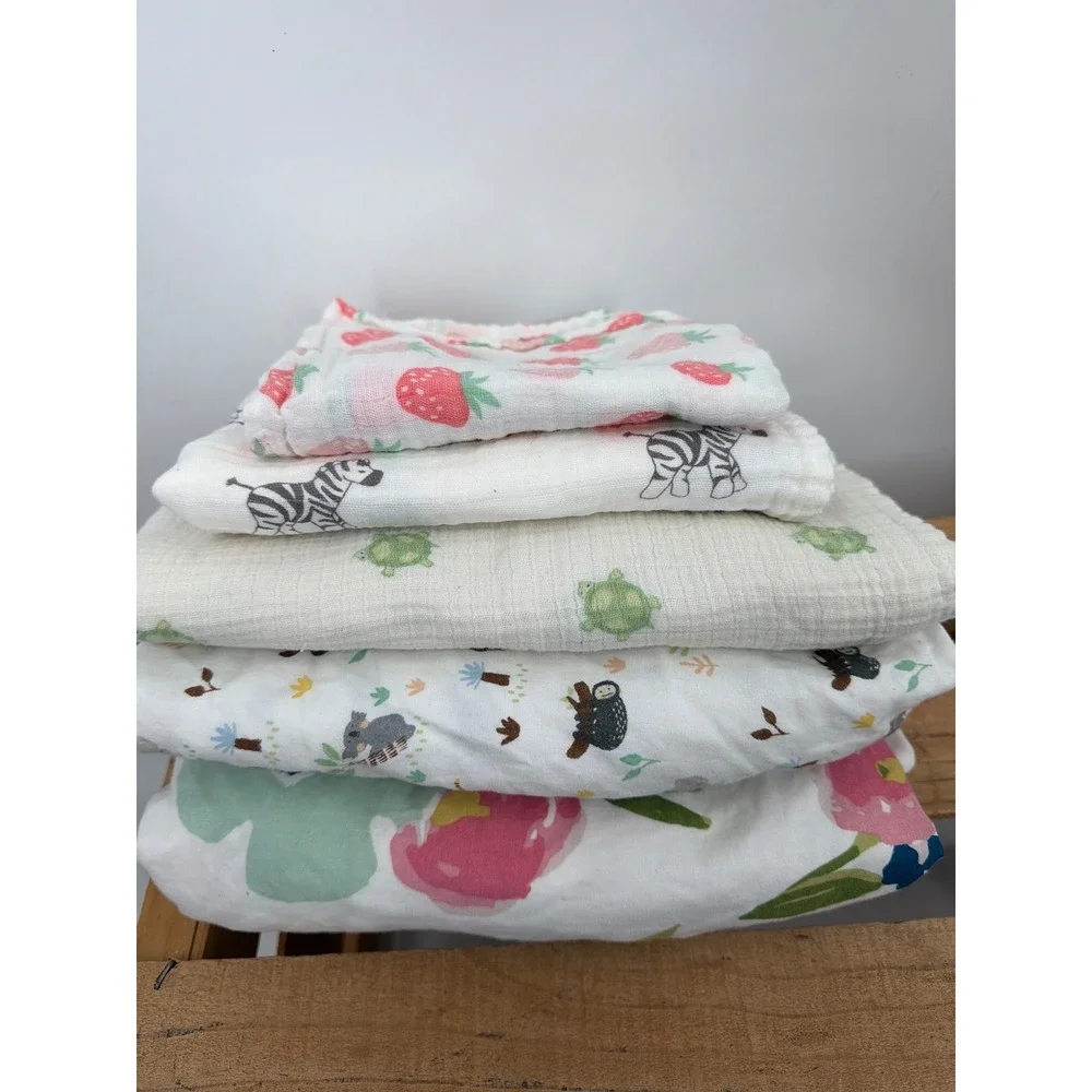 Baby‎ 2 Crib Sheets + 3 Swaddle Blankets Cotton Animal Strawberry Floal